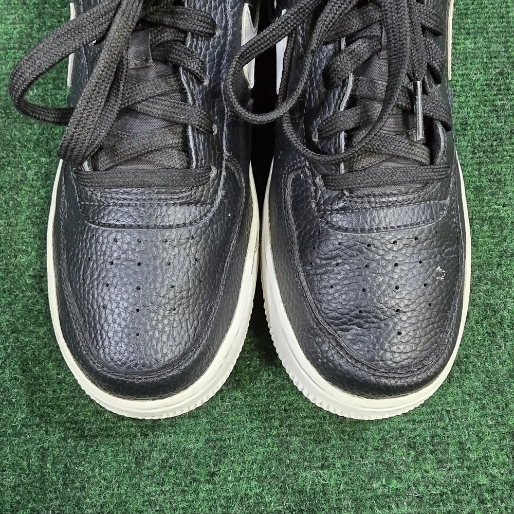 Nike | Air Force 1 '07 Low-Top Sneakers | Youth 7